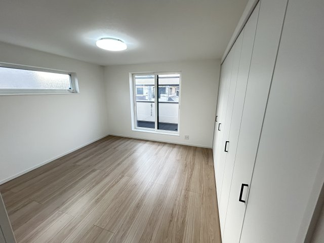 神戸市西区学園東町7丁目新築戸建２号地の洋室