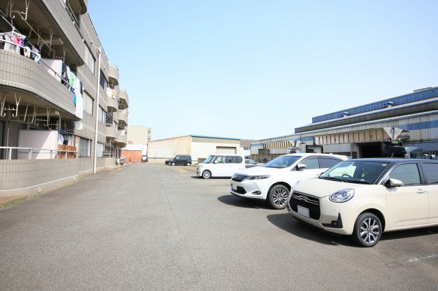 ルシードオチの駐車場