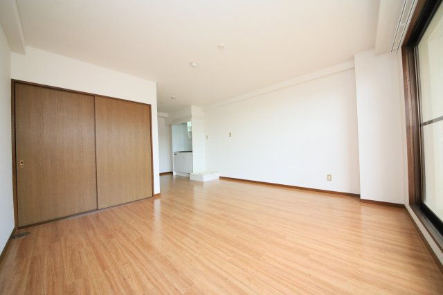 ルシードオチの内装|別部屋反転間取りのお写真となります。