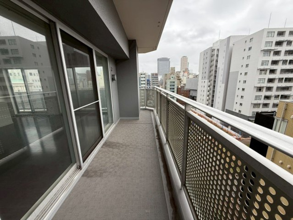 【その他】 | 【バルコニー】奥行もあり洗濯物もたくさん干していただけます☆