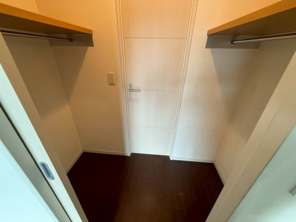 【収納】 | 7.0帖の洋室にはウォークインクローゼットがございます。ランドリースペース、洗面所へも抜けることが出来ます。