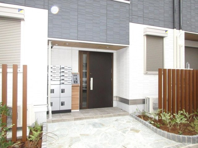 Blancheneige　A棟のエントランス