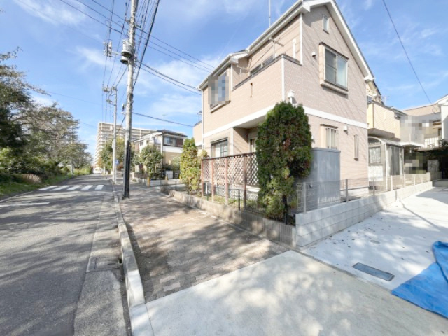 祝　成約済み　八王子市　大和田町　新築戸建て　２４ー１期の前面道路含む現地写真|～仲介手数料無料☆八王子ひなた不動産～　八王子市大和田町　新築戸建て