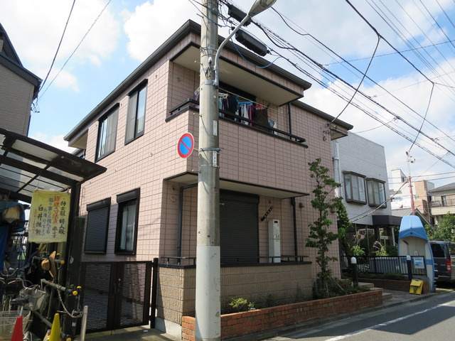 ビューラー・ハイムの外観|2階建ての建物です♪