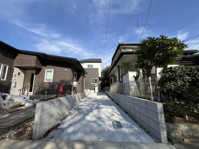 祝　成約済み　八王子市　大和田町　新築戸建て　２４ー１期の駐車場|～仲介手数料無料☆八王子ひなた不動産～　八王子市大和田町　新築戸建て