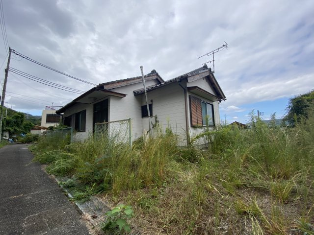 S様海南市藤白平屋の駐車場