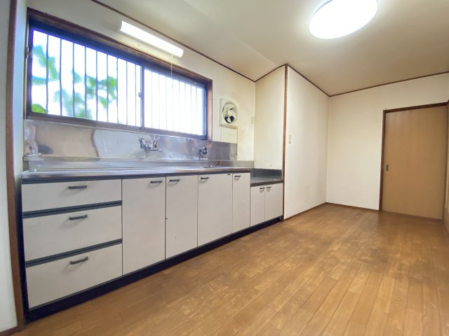 S様海南市藤白平屋のキッチン