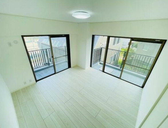  シー・アンド・シー平和の洋室