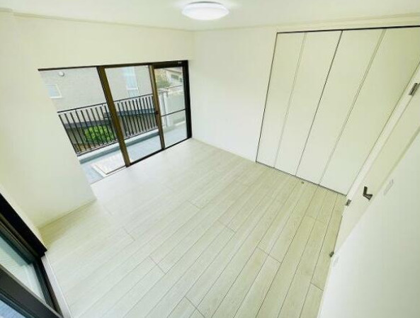  シー・アンド・シー平和の洋室