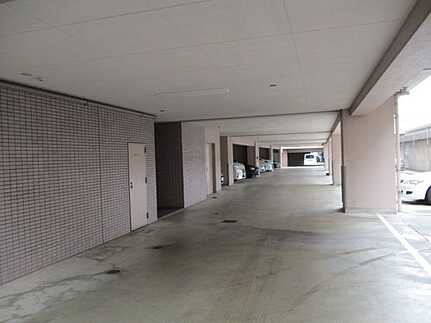 ソレアード南観音の駐車場