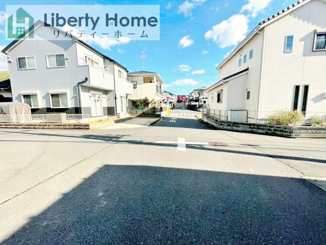 牛久市南18期　新築戸建の駐車場