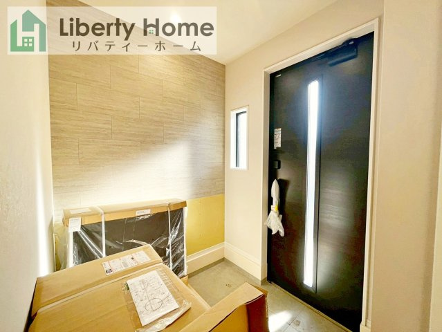 牛久市南18期　新築戸建の玄関