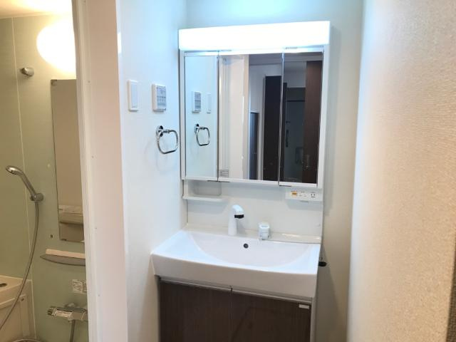 アマリリスの洗面所|洗髪洗面化粧台