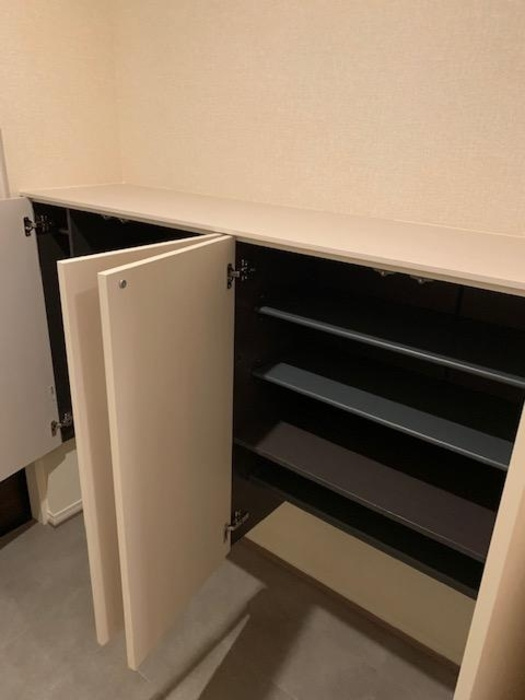 アンジュール徳丸Ｂ棟の玄関