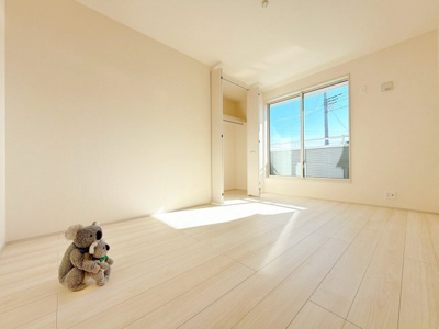 【洋室】 | 高崎市片岡町　新築住宅 | さまざまにカスタマイズしていただけるシンプルなデザインの内装。ご自身で素敵な空間を創り上げられます。