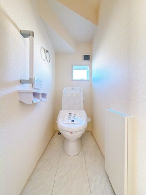 【トイレ】 | 高崎市片岡町　新築住宅 | 清潔感にあふれた空間と機能的な洗浄装置。毎日何度も使う場所だから快適に。便利に。