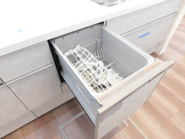 名古屋市港区新茶屋４丁目の新築一戸建のキッチン|◇食洗機◇　　家事の負担を軽減する便利な食洗機付き♪