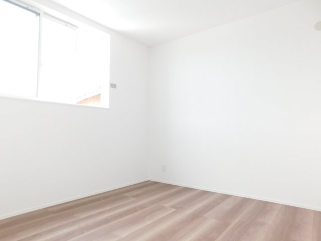 名古屋市港区新茶屋４丁目の新築一戸建の洋室|◇洋室◇　　南面で明るい洋室５．２帖　全居室収納完備！　