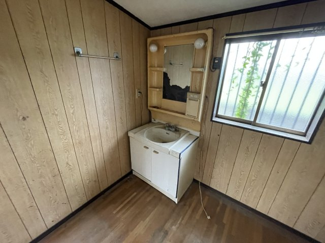九十九里町片貝中古戸建の独立洗面台