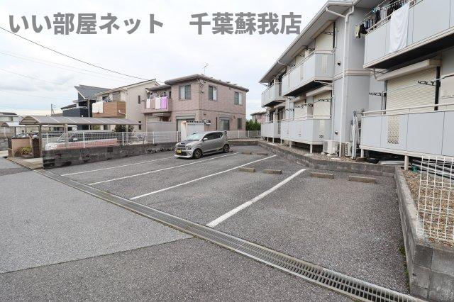 サニーハイツ不動台の駐車場|駐車場があるので、車を買う予定の方も安心です