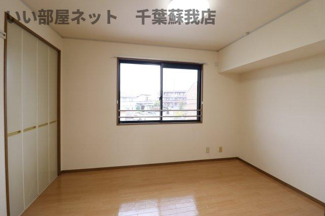 サニーハイツ不動台の寝室|落ち着いた色調の寝室です