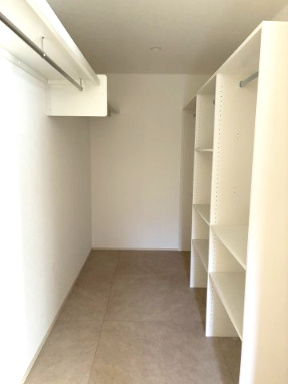 阿知須築浅中古住宅の収納|寝室にはたっぷりの収納も完備