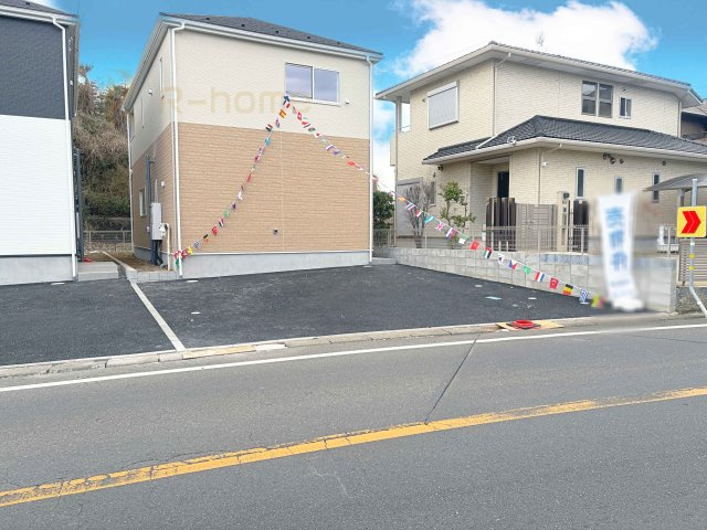 土浦市小岩田東第4　新築戸建て　1号棟の駐車場|カースペースは2台お停めいただけます♪