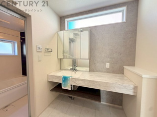 食洗機・浄水器蛇口付システムキッチンなど住宅設備も充実