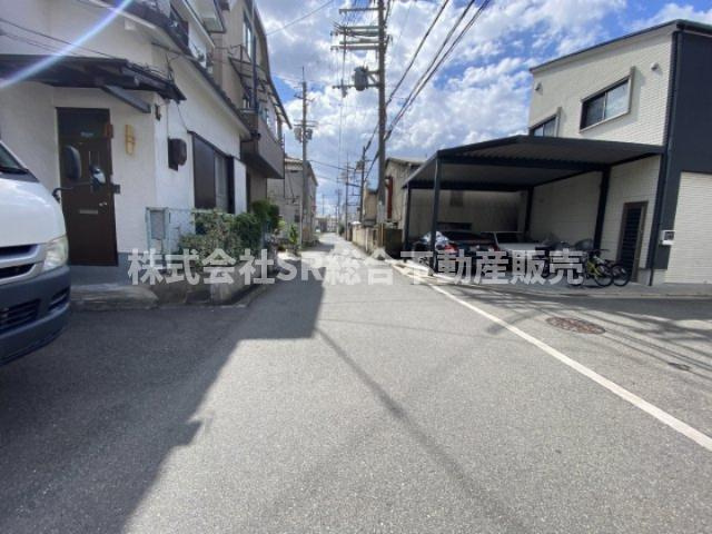 若江東町6丁目　中古戸建の前面道路含む現地写真|弊社は住宅ローンに自信がございます。
お客様にあった銀行をご紹介いたします。
お悩みの方は弊社までお気軽に
ご相談下さいませ。