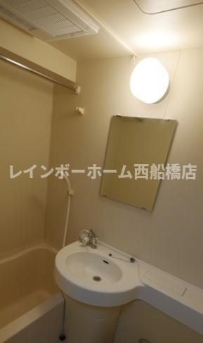 ベイステート安間の洗面所