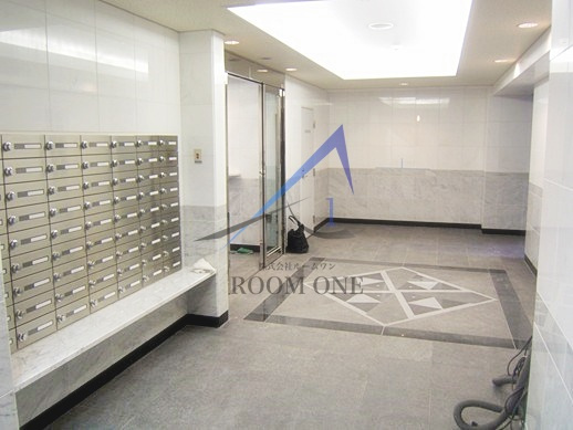 メインステージ上野のエントランス|エントランスです。