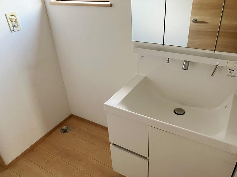 天神町戸建の洗面所