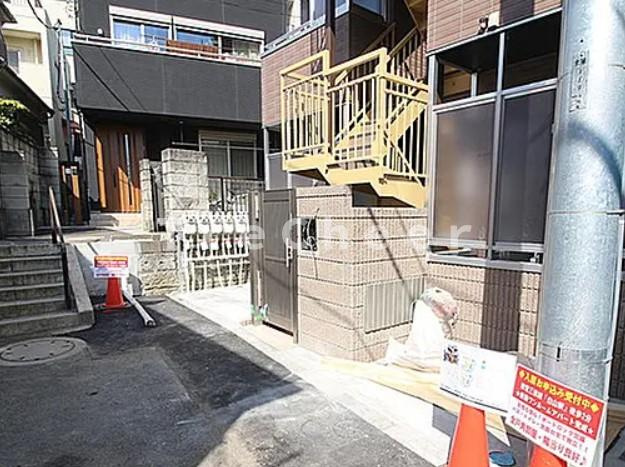 サニープレイス白山のエントランス