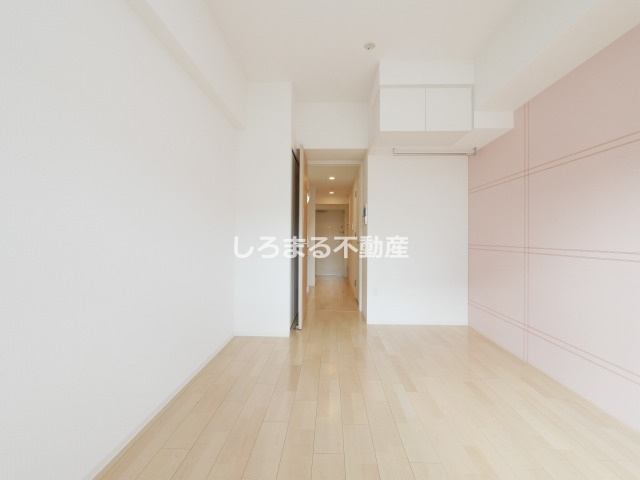 SERENiTE本町refletの玄関