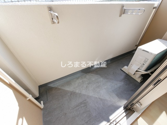 SERENiTE本町refletの居間・リビング