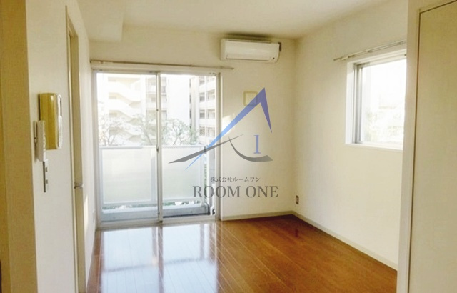 エムフラットの居間・リビング|洋室のお部屋です。