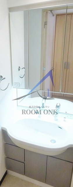 日神デュオステージ大森西の洗面所|独立洗面台です。