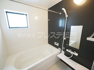 【浴室】 | 奈良市押熊町の新築一戸建 全５区画 ２ | 現地写真（１号地浴室）浴室暖房乾燥機を標準装備！