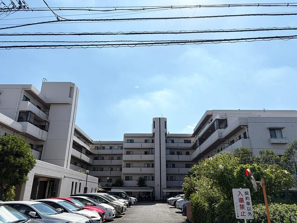 三鷹市下連雀８丁目の中古マンションの外観