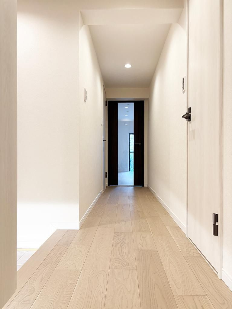 三鷹市下連雀８丁目の中古マンションの玄関