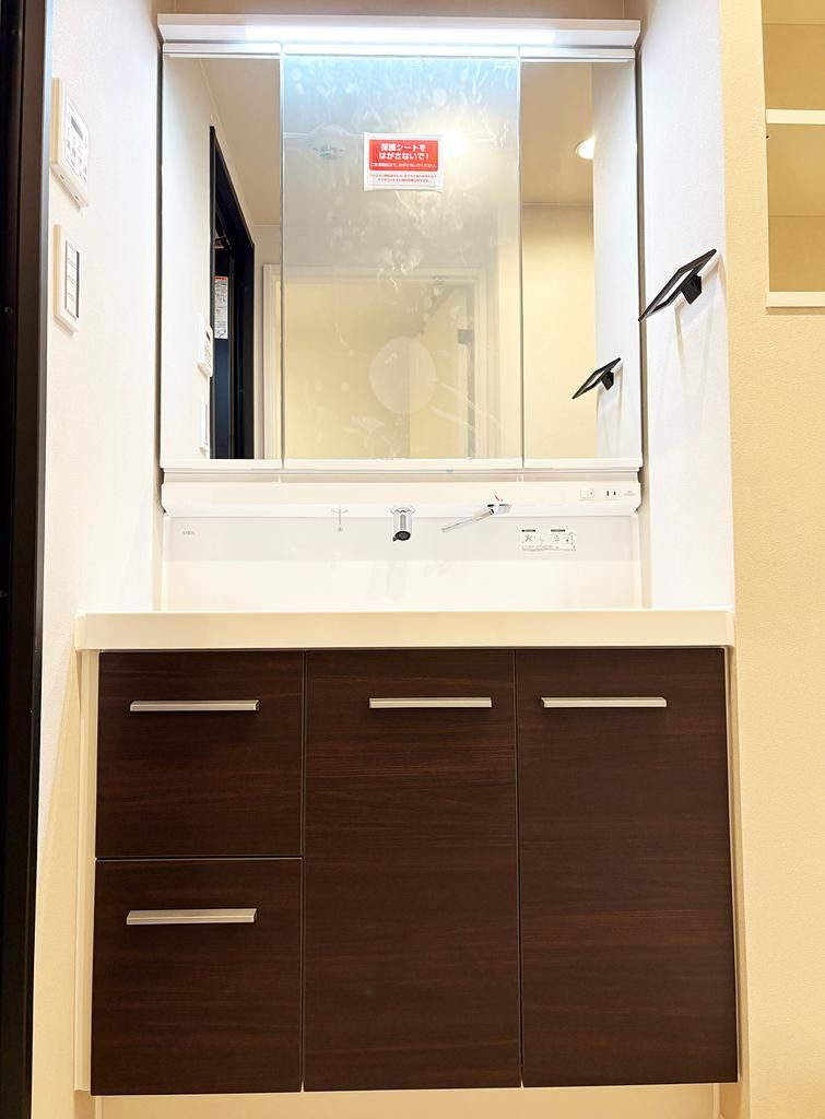 三鷹市下連雀８丁目の中古マンションの独立洗面台