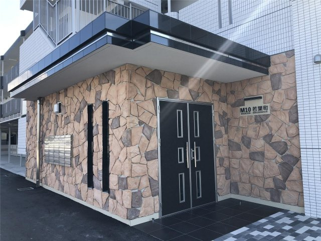 M10 若葉町のエントランス|エントランス（メイン）