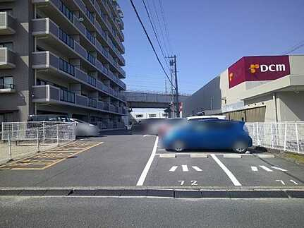 サンピア五日市の駐車場