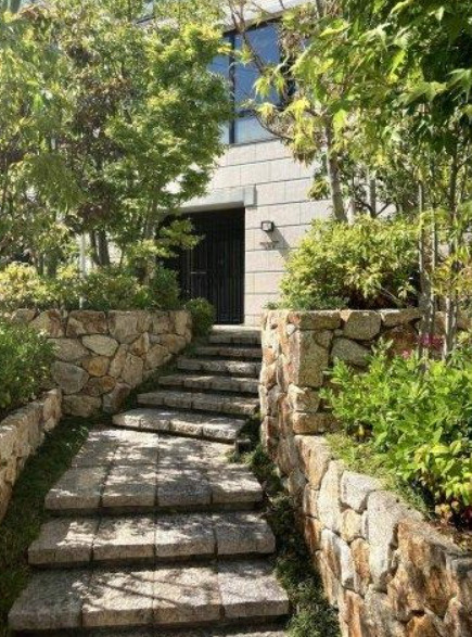 グランドメゾン山芦屋のエントランス