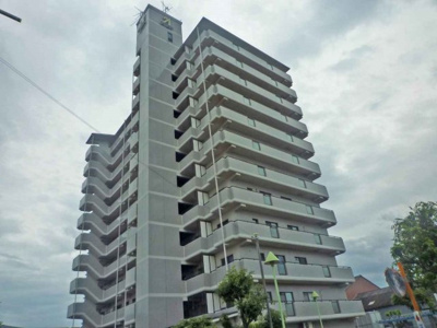 【外観】 | グラン・ドムール北野田 | 南海高野線「北野田」駅までバス利用可能！最寄りのバス停「中茶屋」までは徒歩2分と、お出かけもラクラクです。