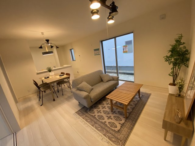 【双葉郡広野町／2号棟】　あると嬉しい家電プレゼントキャンペーの居間・リビング|同施工◆リビングの写真です◆　明るく開放的なリビングルームは、日々の生活をより快適にします。