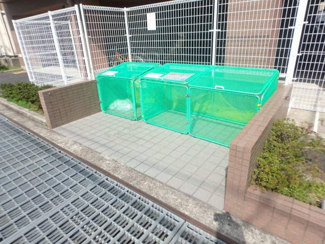 【その他共用部分】 | ココ西宮 | ゴミステーションです
