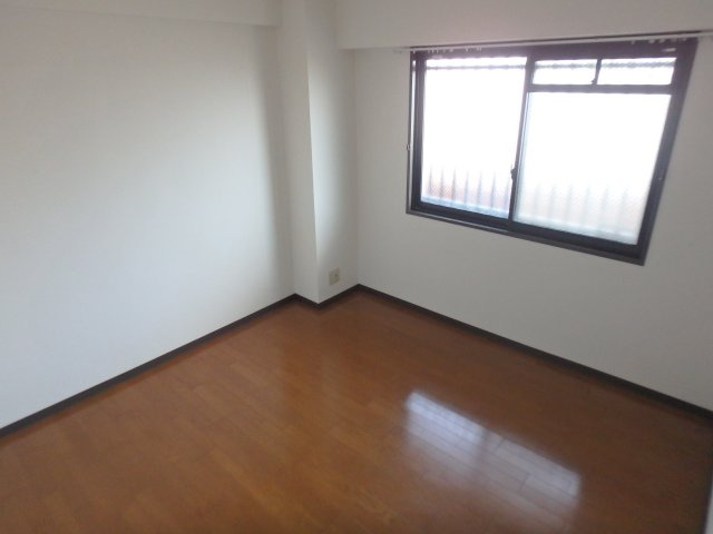 【寝室】 | ココ西宮 | 落ち着いて過ごせるお部屋なので、寝室にいかがでしょうか