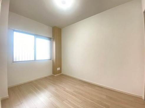 グランコート西中島の洋室|◆約4.6帖洋室です！
◆令和7年9月室内リフォーム完了！手直しなしでお住まいいただけます！