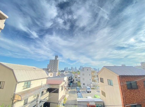 グランコート西中島の展望|◆バルコニーからの眺望です！３階部分ですが周辺に高い建物がないため、開放感があります！